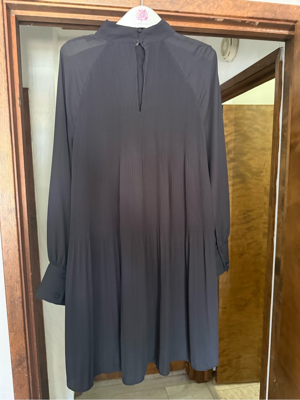 H&M Black Pleated Long-Sleeve A-Line Dress - Picture 2 of 4